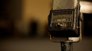 vintage-microphone-900x1600